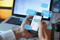 Generador de estrategias de ventas: guiones y embudos personalizados.